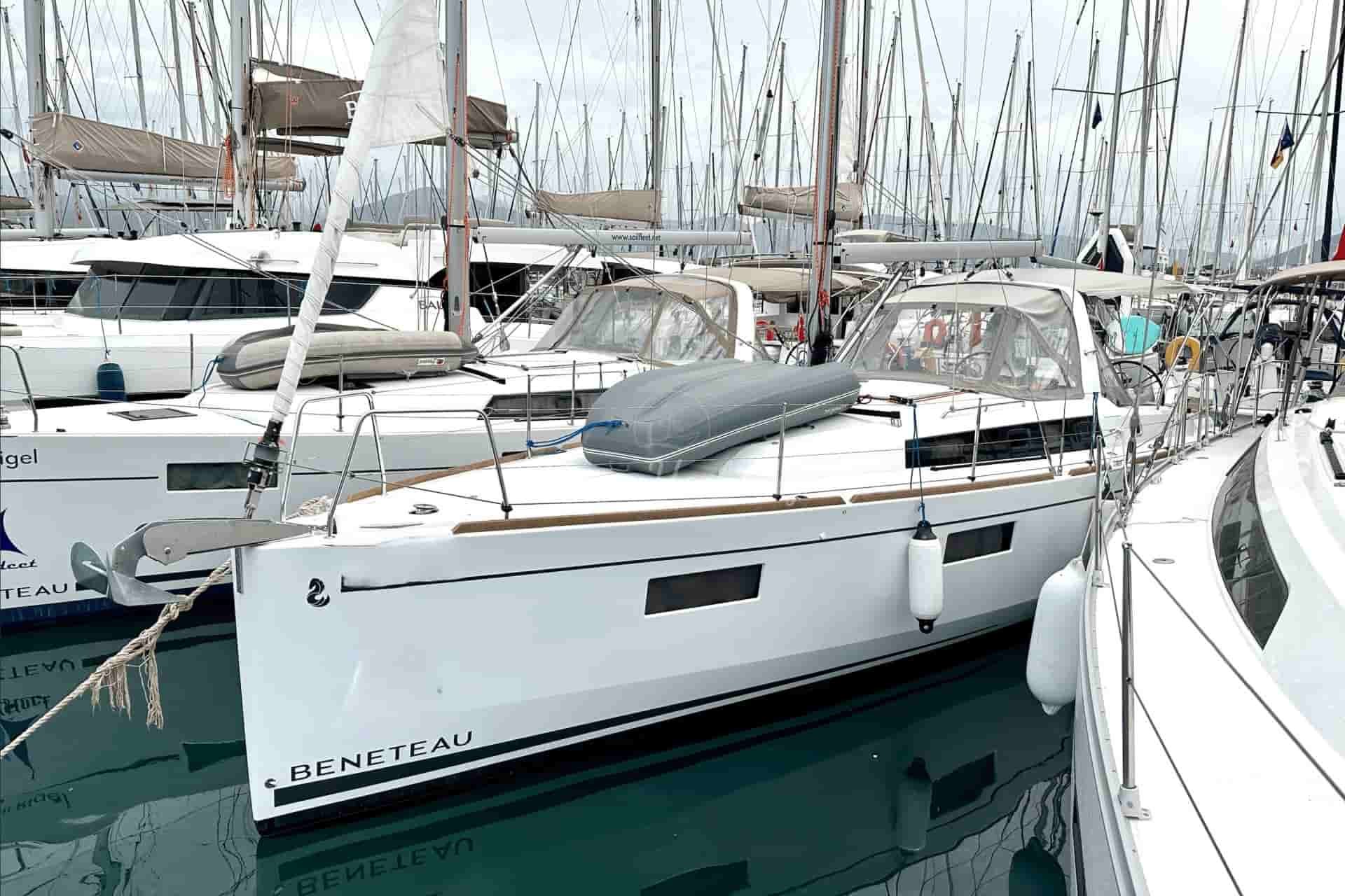 Rental Guide - Should I Rent a Sailboat or a Catamaran in Datça?