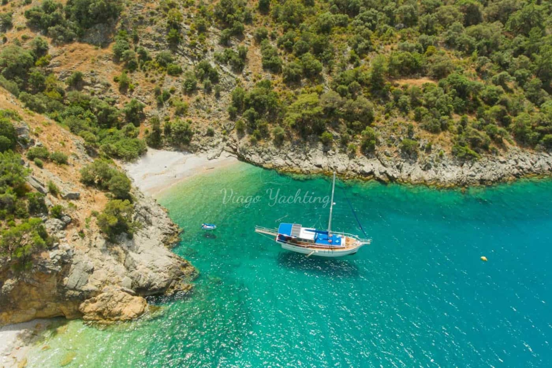 Rental Guide - Hourly Yacht Charters: A Luxury Experience in a Short Time