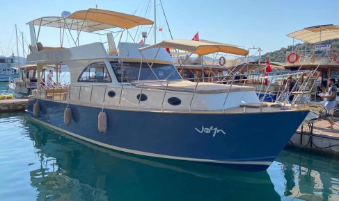 Kekova'da Motoryat mı, Trawler mı Kiralamalıyım?